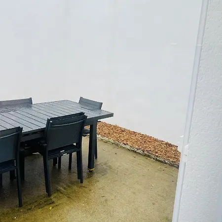 Le Cocon Sablais - 2 Bedrooms - Garage - Plancha * 莱萨布勒-多洛讷